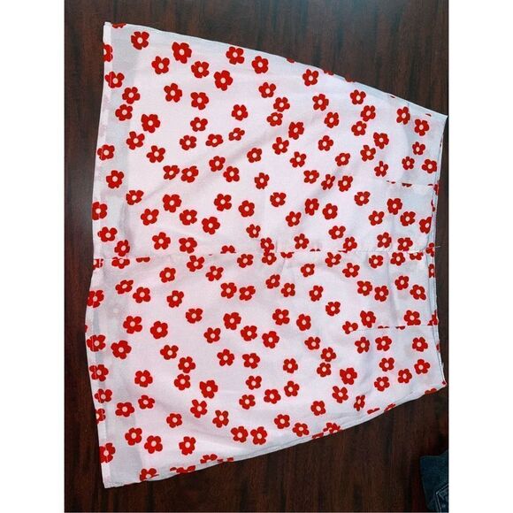 Shein Light Pink with Red Flowers Mini Skirt Zipper Size Small - Picture 3 of 11